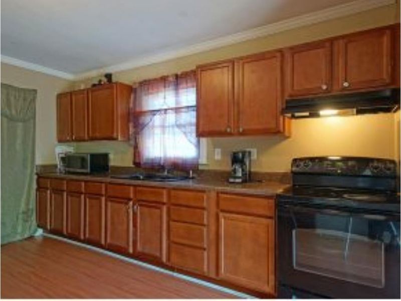 638 James St, Burlington, NC 27217