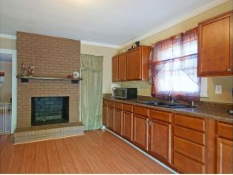 638 James St, Burlington, NC 27217
