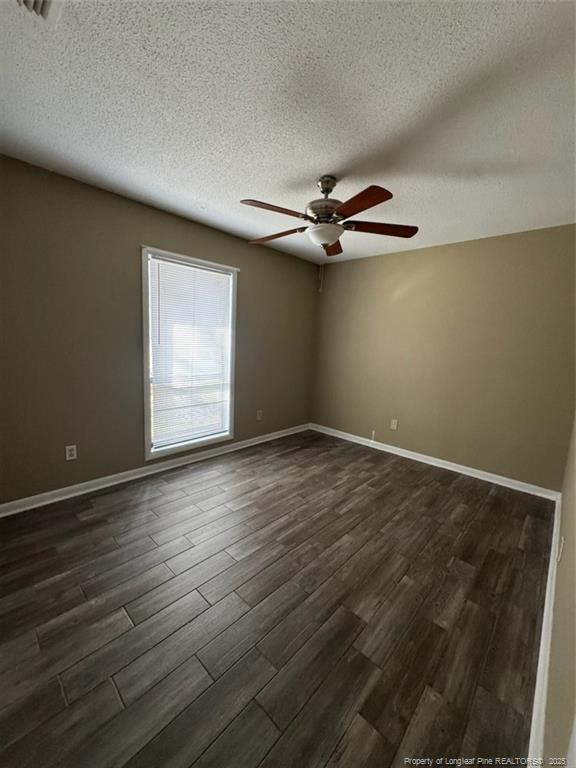 638 Mosswood Ln, Fayetteville, NC 28311