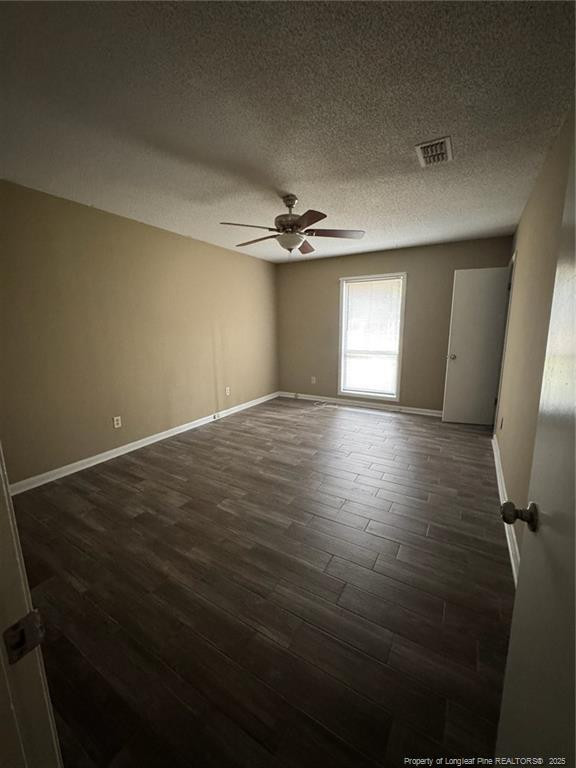 638 Mosswood Ln, Fayetteville, NC 28311
