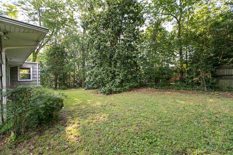 638 Smedes Pl, Raleigh, NC 27605