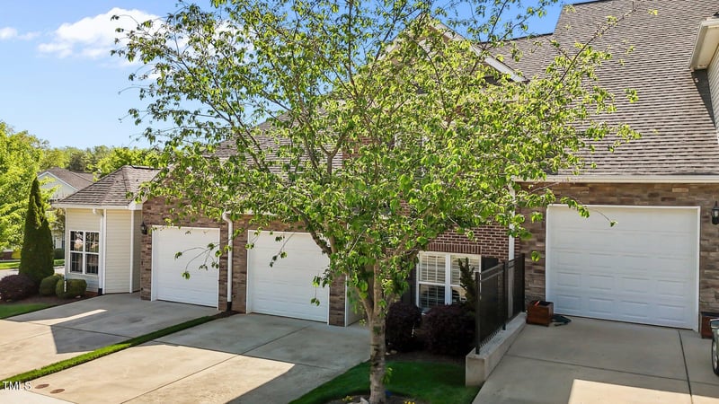 638 Village Lake Dr, Mebane, NC 27302
