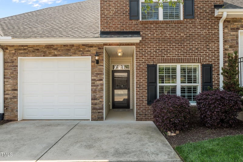 638 Village Lake Dr, Mebane, NC 27302
