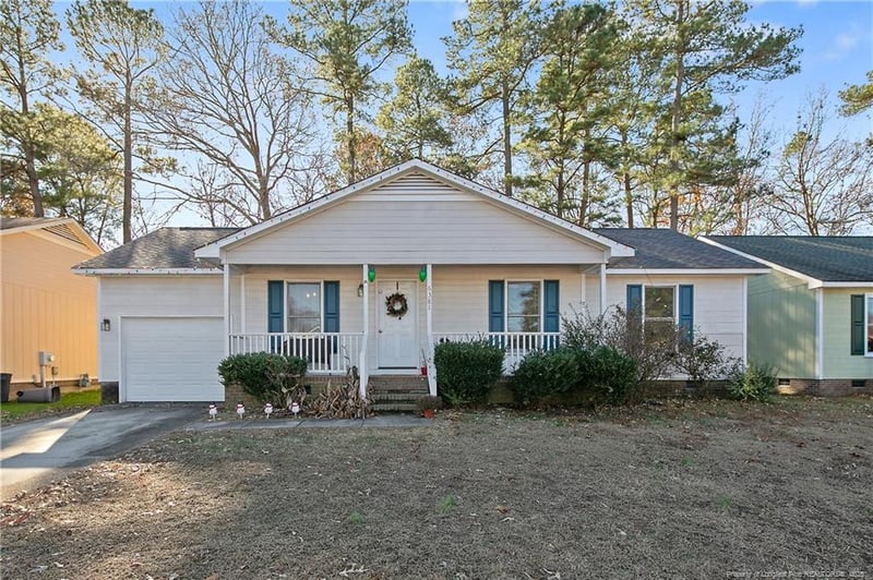 6381 Rhemish Dr, Fayetteville, NC 28304