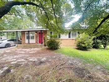 639 Berwick Dr, Fayetteville, NC 28314