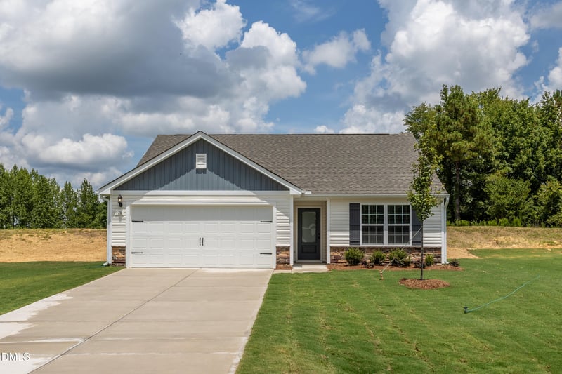 639 Chedworth Dr, Angier, NC 27501