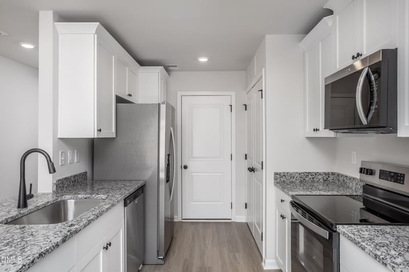 639 Chedworth Dr, Angier, NC 27501