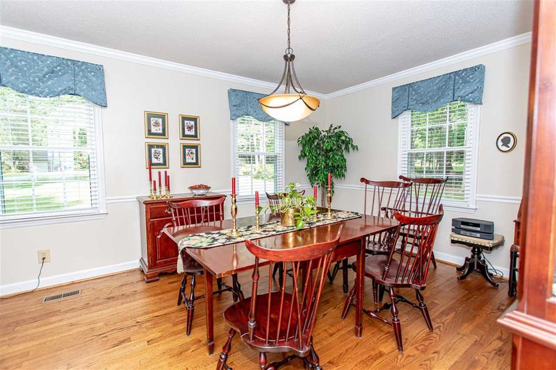 639 Donlee Dr, Durham, NC 27712
