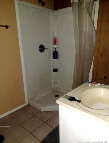639 Tanglewood Dr, Fayetteville, NC 28311