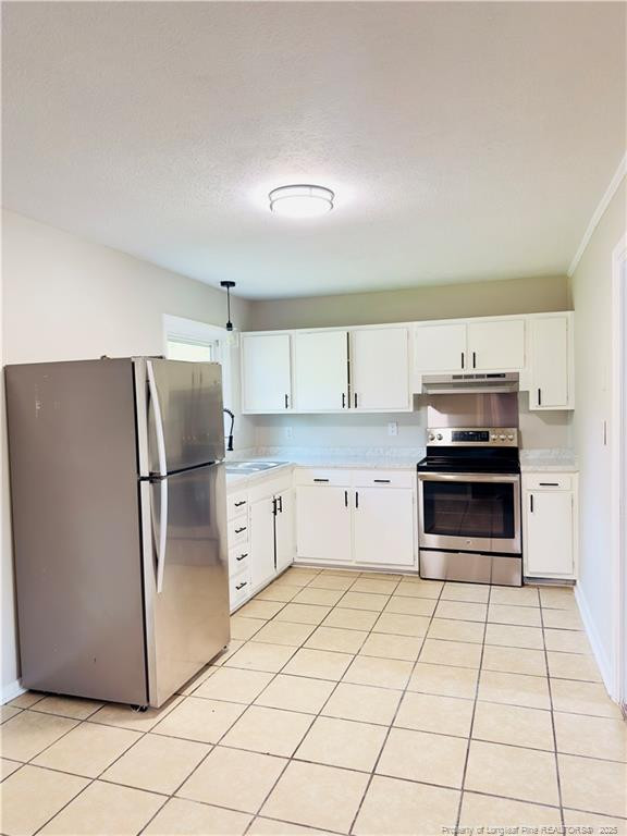 639 Woodburn Dr, Fayetteville, NC 28311