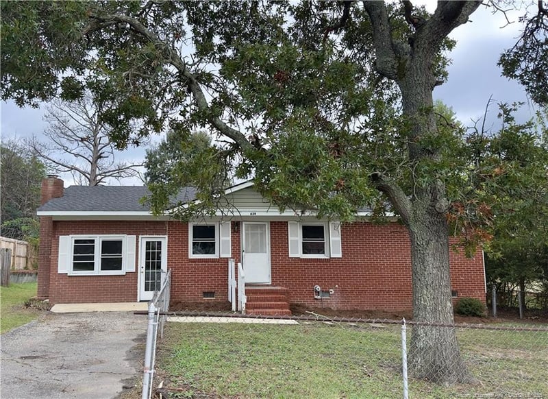 639 Woodburn Dr, Fayetteville, NC 28311