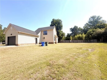 6391 Hawfield Dr, Fayetteville, NC 28303