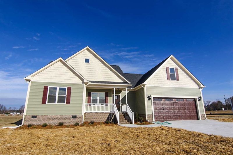 64 Clipper Ln, Smithfield, NC 27577
