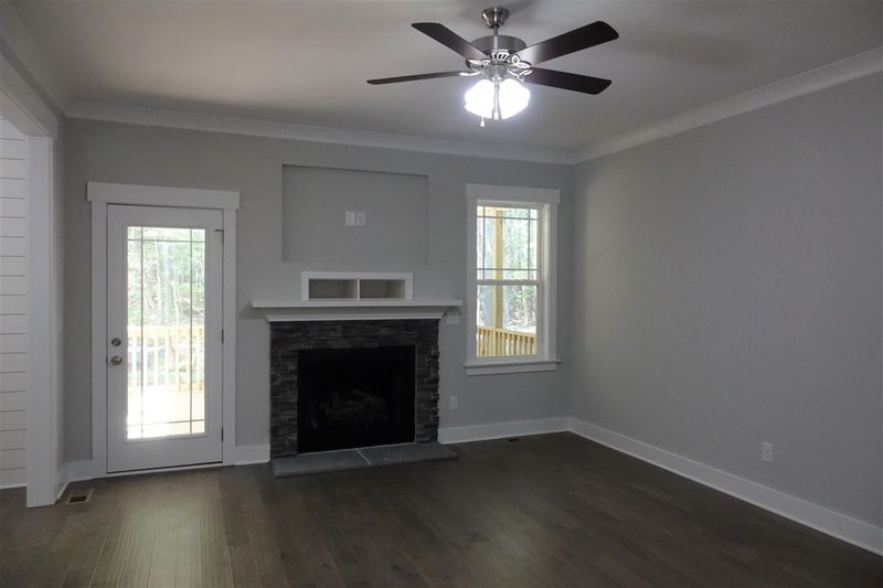 64 Farmall Dr, Smithfield, NC 27577