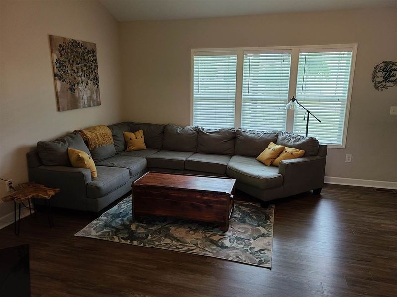 64 W Gennessee Dr, Zebulon, NC 27597