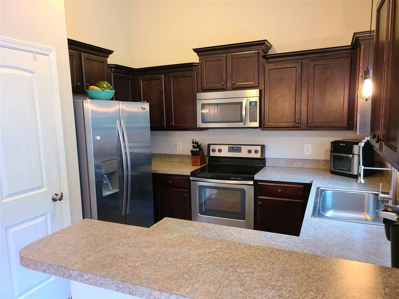 64 W Gennessee Dr, Zebulon, NC 27597