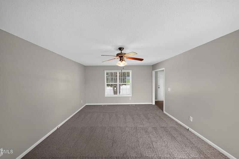 64 Jewel Ln, Four Oaks, NC 27524