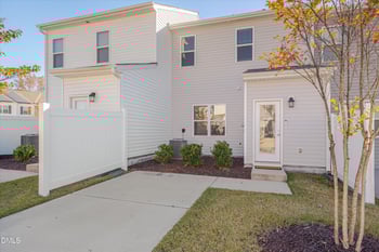 64 Liam St, Clayton, NC 27520