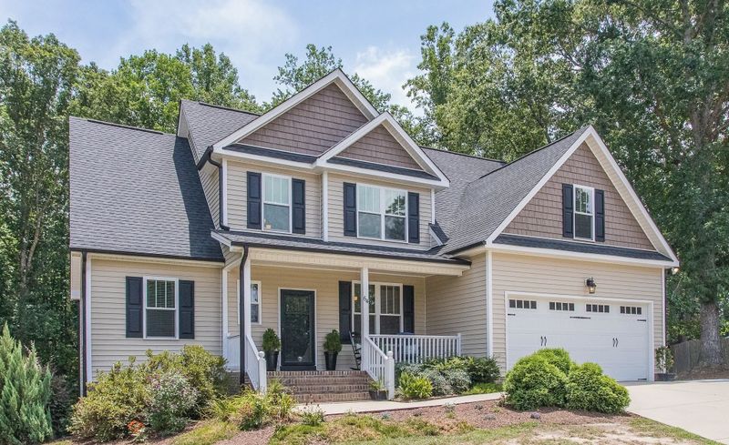 64 Oak Vine Cir, Clayton, NC 27527