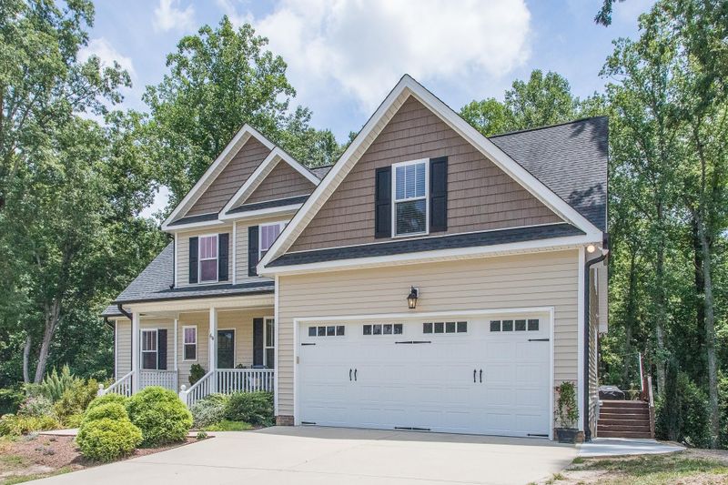64 Oak Vine Cir, Clayton, NC 27527