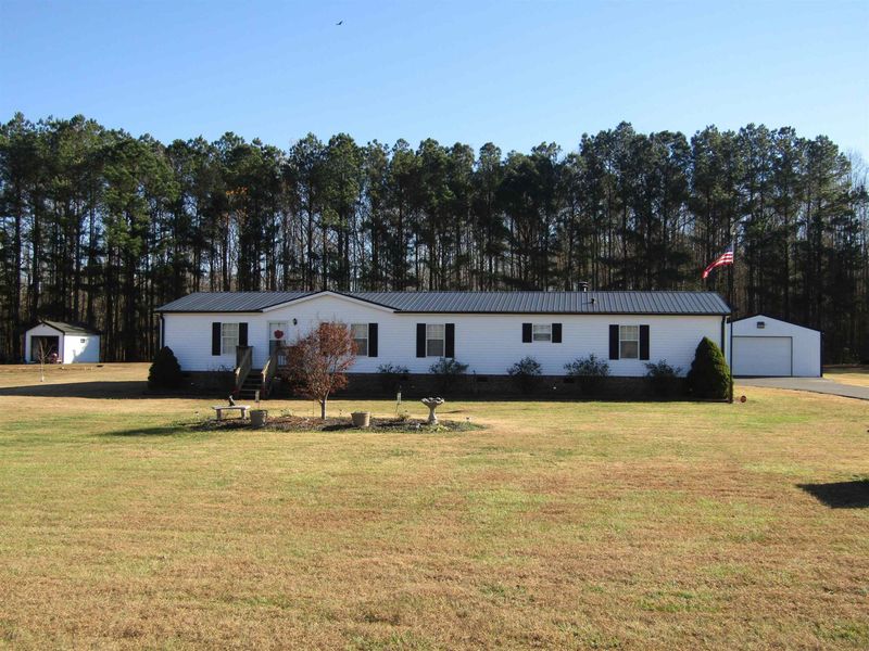 64 Robbins Rd, Youngsville, NC 27596