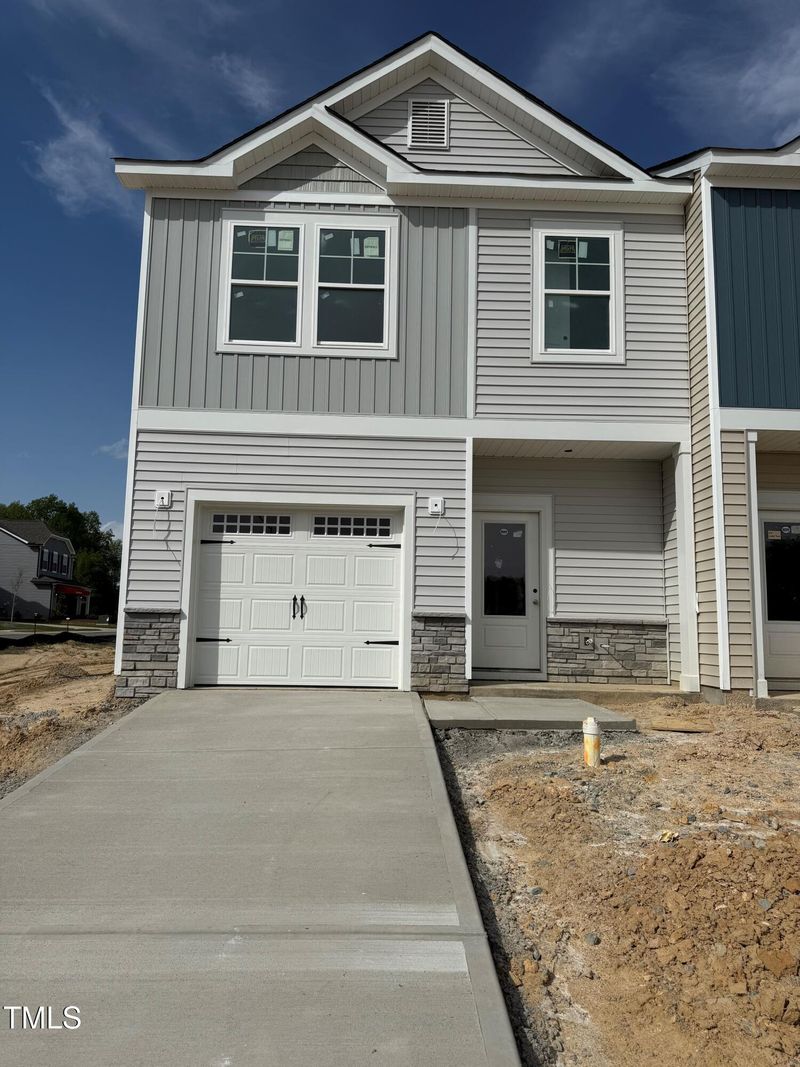64 Shay St, Angier, NC 27501
