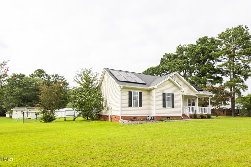 64 Sherman Rd, Fuquay Varina, NC 27526