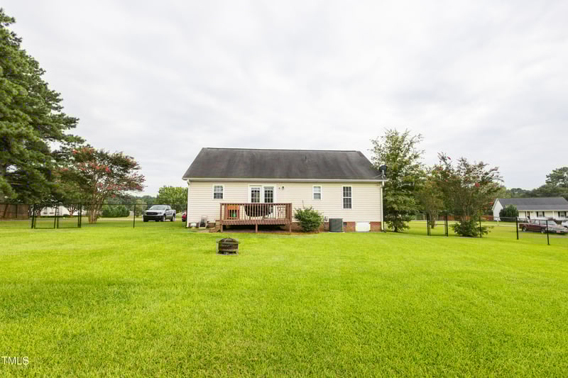 64 Sherman Rd, Fuquay Varina, NC 27526