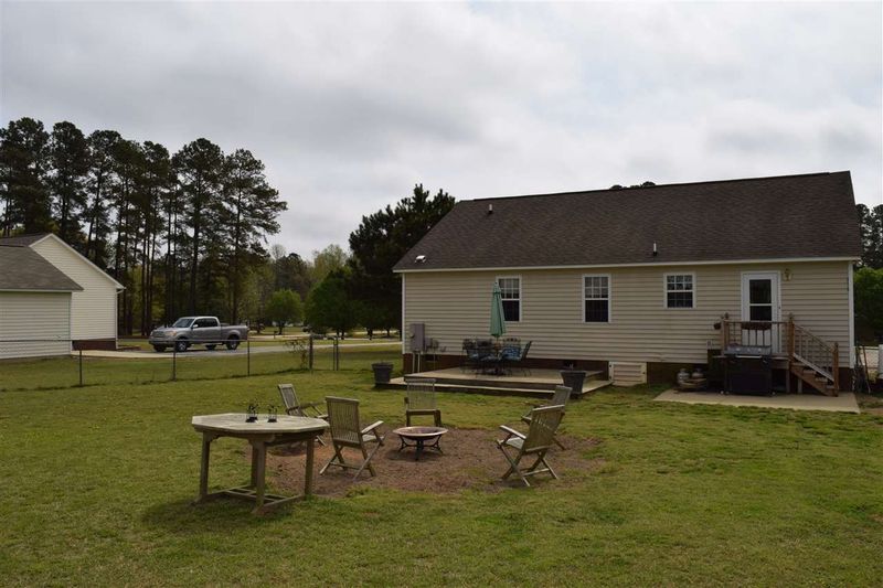 64 Sommerset Dr, Clayton, NC 27520