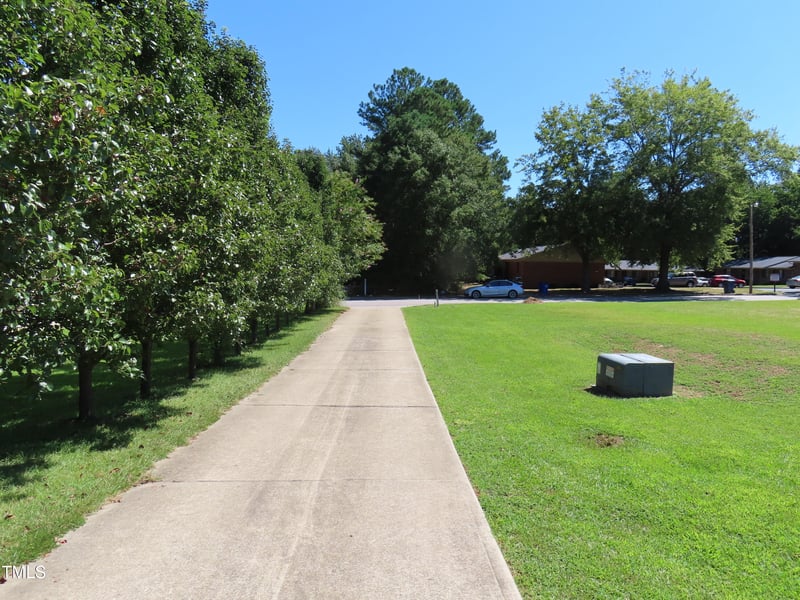 64 Sussex Dr, Smithfield, NC 27577