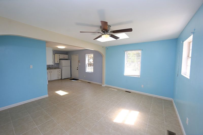 64 Weeping Willow Ln, Lillington, NC 27546