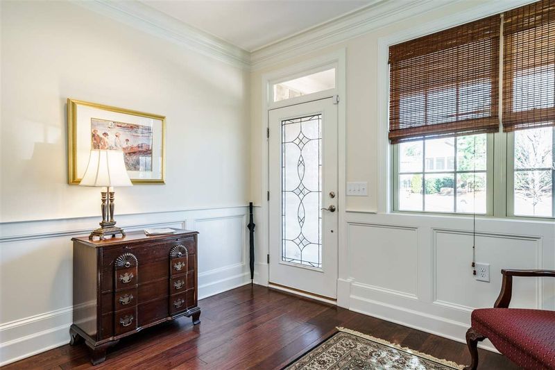 640 Angelica Cir, Cary, NC 27518