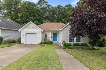 640 Ashbrittle Dr, Rolesville, NC 27571