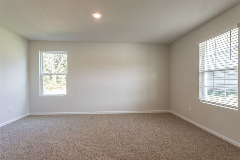 640 Crackling Ct, Zebulon, NC 27597