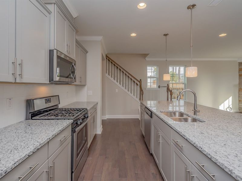 640 Newlyn Dr #33, Raleigh, NC 27606