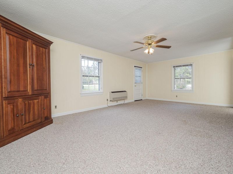 6400 Buffaloe Rd, Raleigh, NC 27616