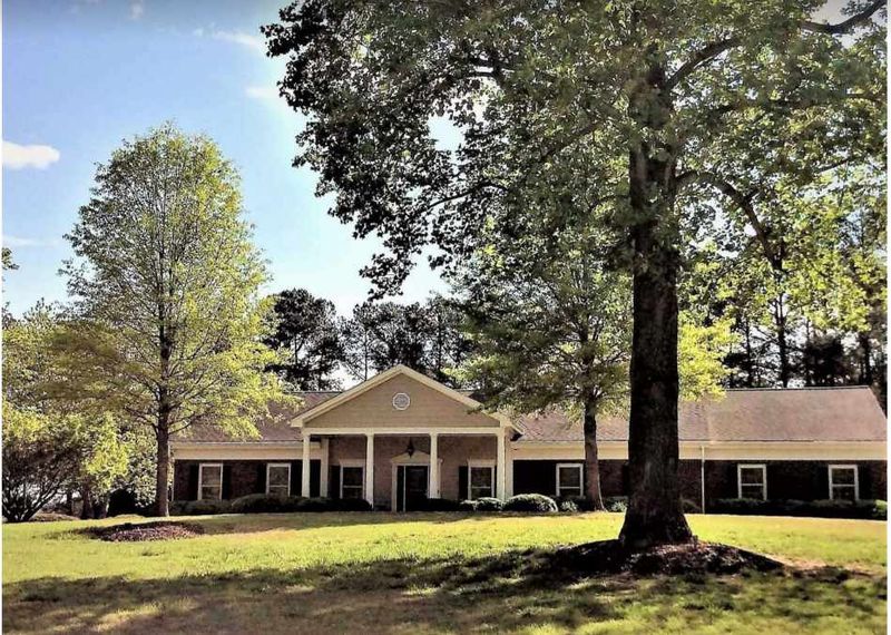 6400 Castlebrook Dr, Raleigh, NC 27604