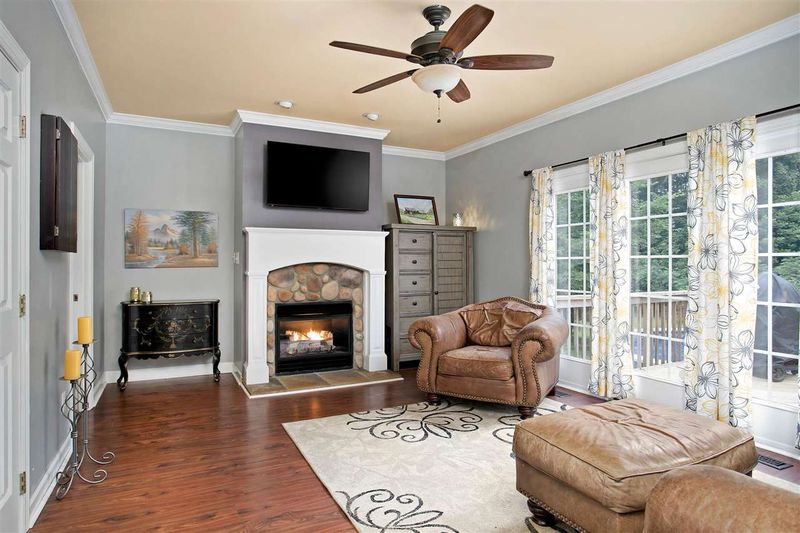 6400 Hillcreek Dr, Raleigh, NC 27603