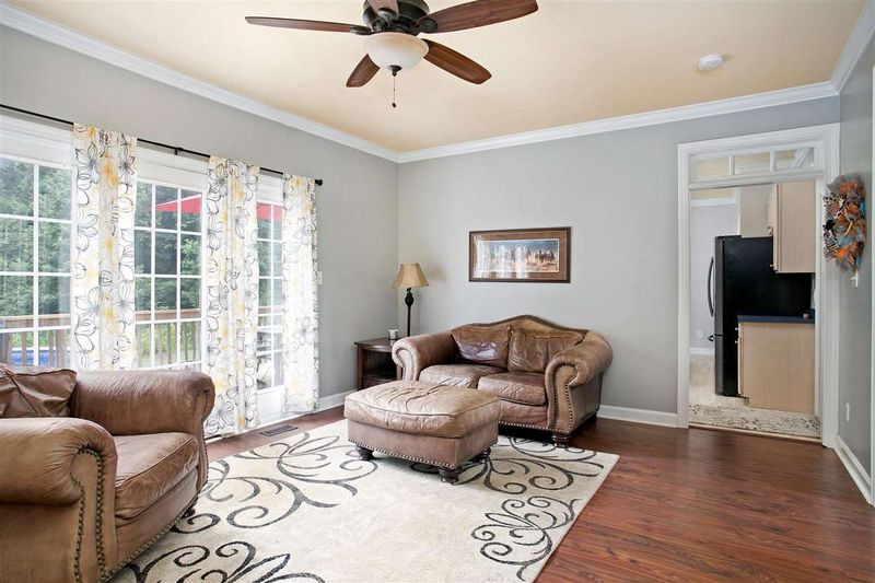 6400 Hillcreek Dr, Raleigh, NC 27603