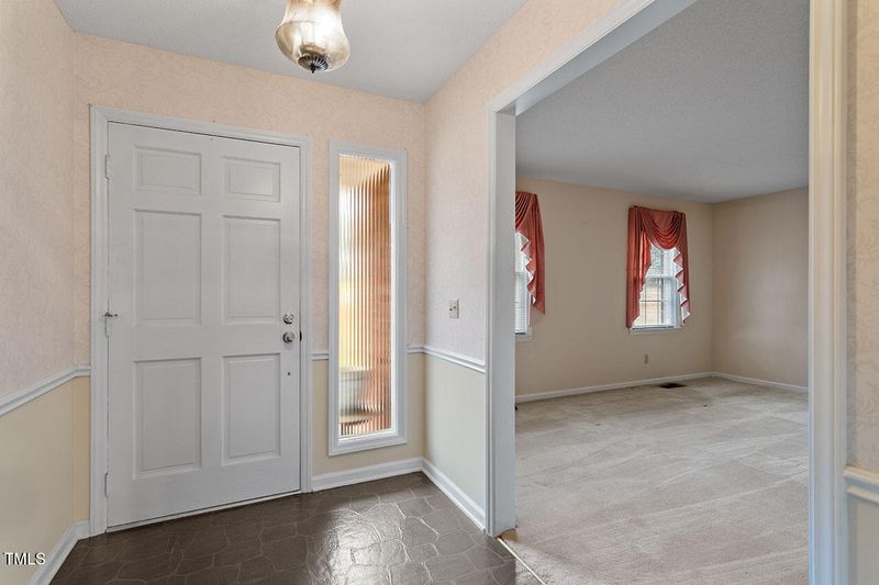 6400 Malibu Dr, Raleigh, NC 27603