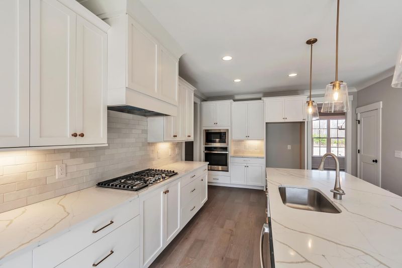 6401 Camellia Creek Dr, Raleigh, NC 27603