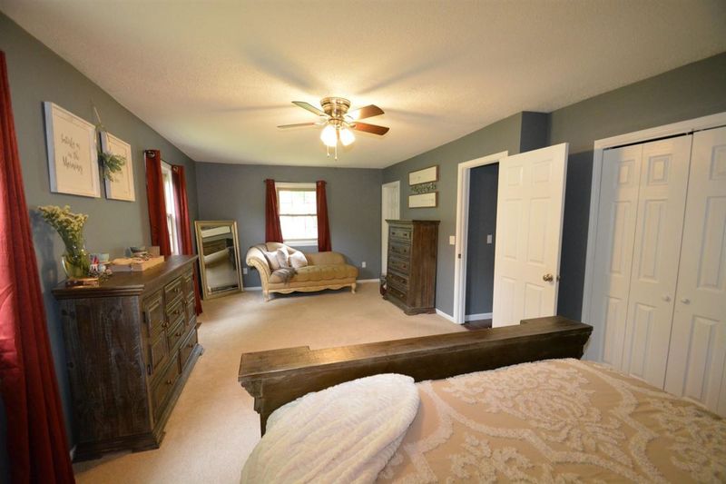 6401 Parkhaven Pl, Durham, NC 27712