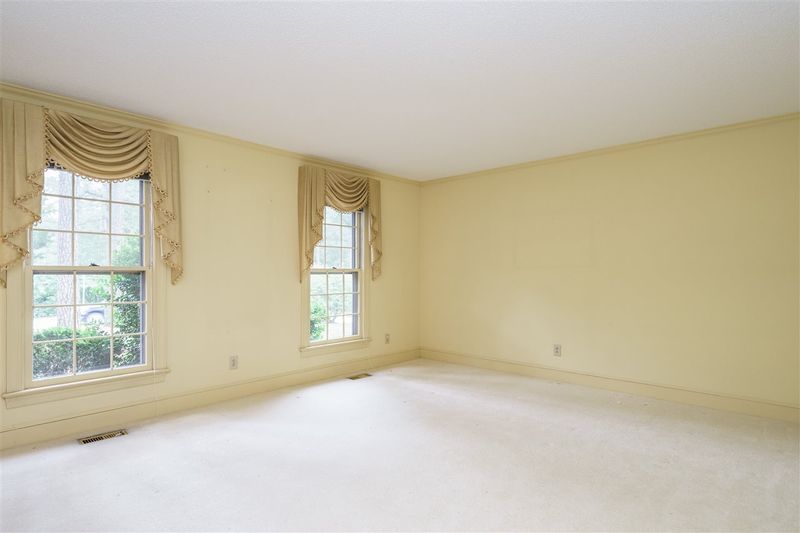 6401 Winthrop Dr, Raleigh, NC 27612