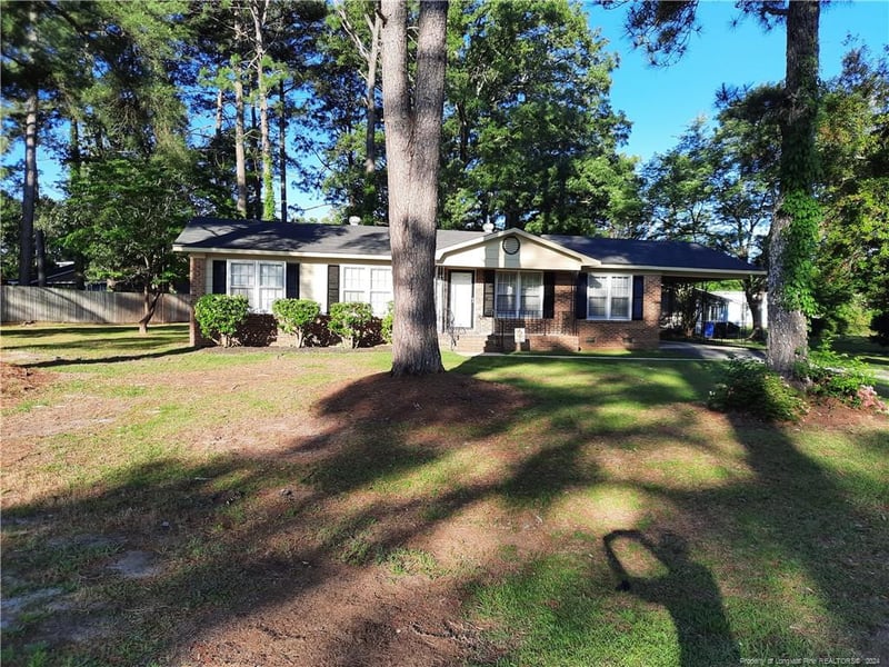 6401 Worthington Dr, Fayetteville, NC 28304