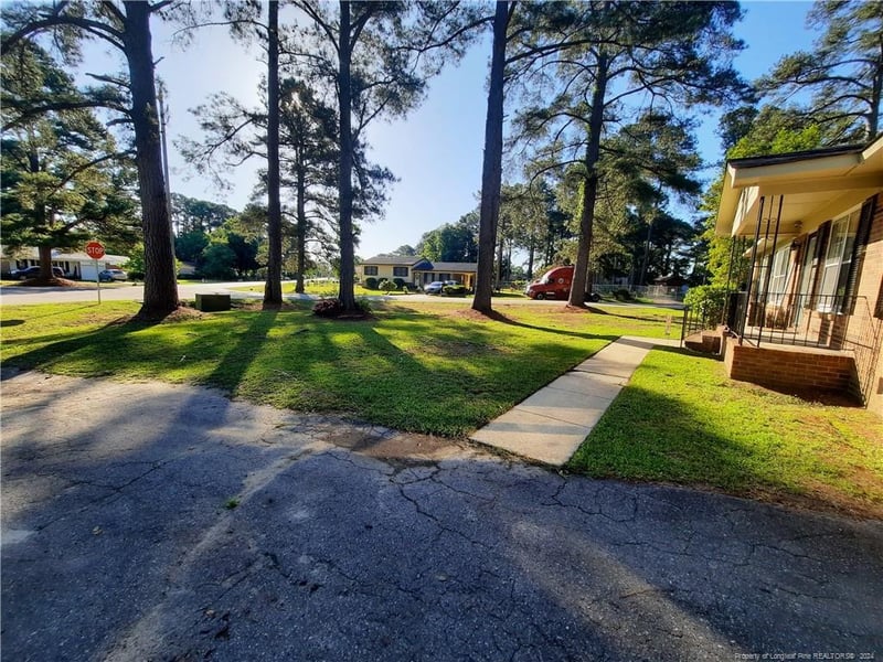 6401 Worthington Dr, Fayetteville, NC 28304