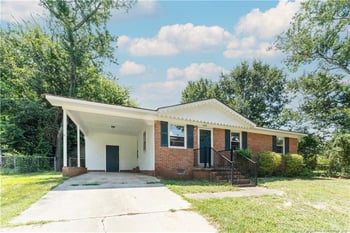 6402 Beacon St, Fayetteville, NC 28311