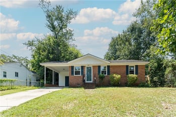 6402 Beacon St, Fayetteville, NC 28311