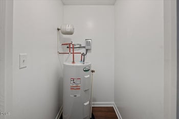 6403 Starbrook Dr #6, Fayetteville, NC 28304