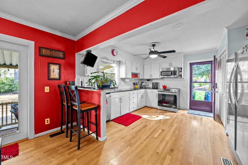 6404 Dixon Dr, Raleigh, NC 27609