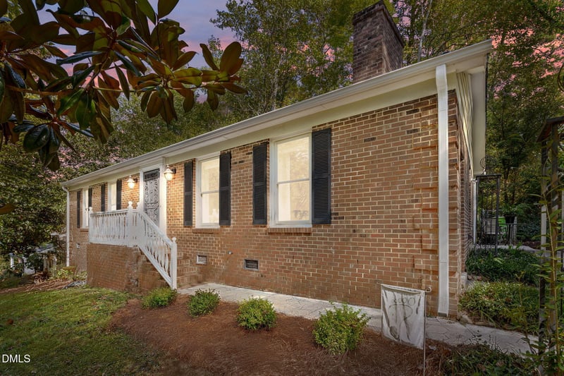 6404 Dixon Dr, Raleigh, NC 27609